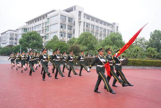 说明: C:\Users\Administrator\Desktop\9.2升旗\DSC00876.jpg